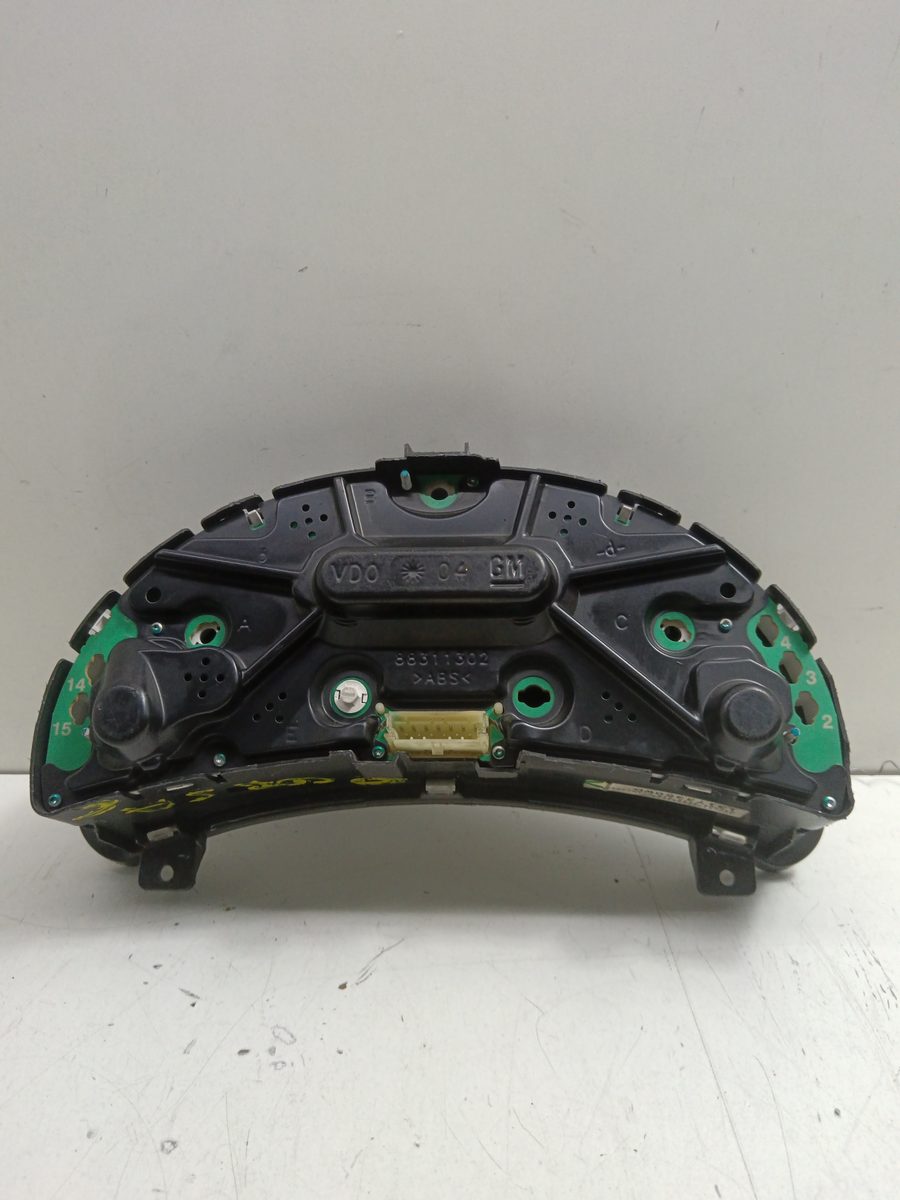 Tablero de Instrumentos Opel Corsa 2 2003-2007 1.2 16V CAT (Z 12 XEP / LB4) 13173350WD