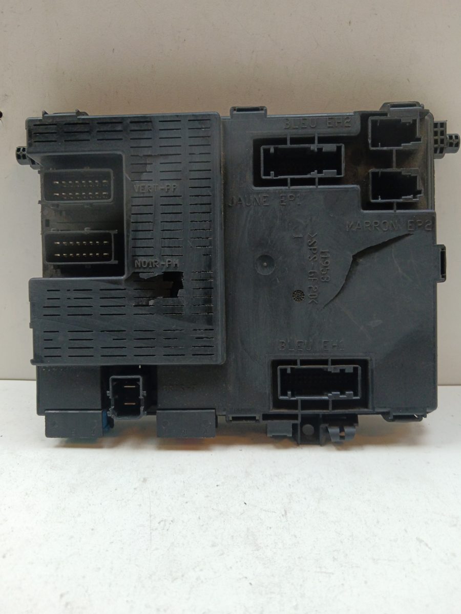 Caja Reles / Fusibles / Modulo Bsi Peugeot 406 Berlina (S1/S2) 1995-2005 9646023680
