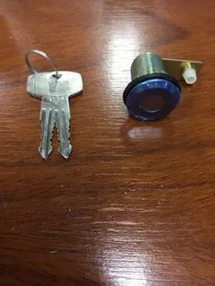 Cilindro de puerta derecho