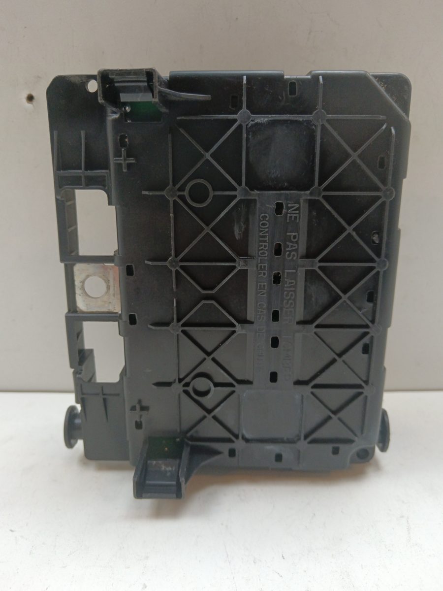 Caja Reles / Fusibles / Modulo Bsm Peugeot Partner (S1) 1996-2002 Combispace U118470002