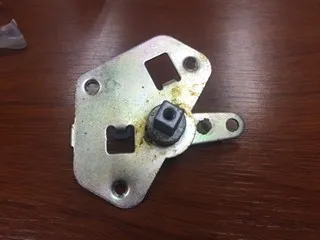 SOPORTE BLOQUEO PUERTA DER DAEWOO-GM