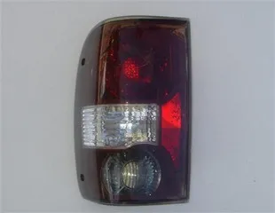 Faro trasero izquierdo