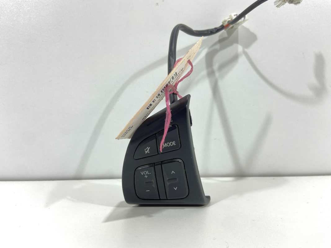 Comando de volante Suzuki Swift , Ref: 9930-S3D3