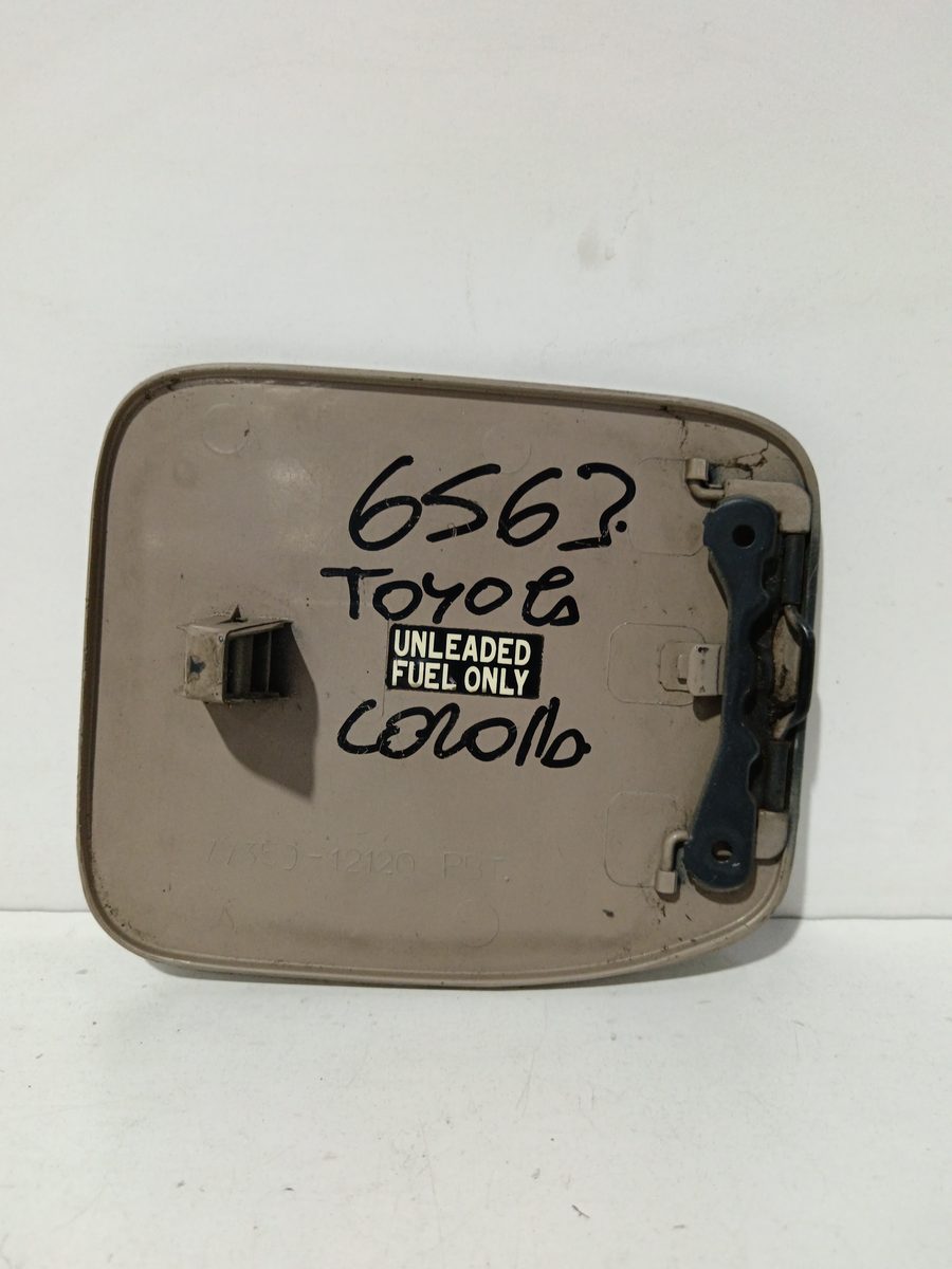 Tapa Exterior Combustible Toyota Corolla 1986-1990 7735012120