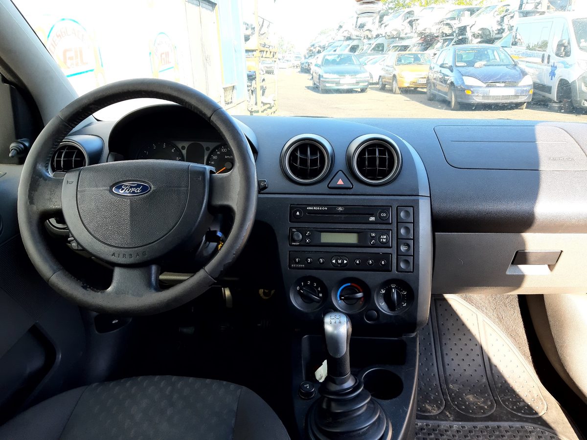 Parrilla de Suspension Inferior Trasera Izquierda Ford Fiesta (CBK) 2001-2008 Ambiente
