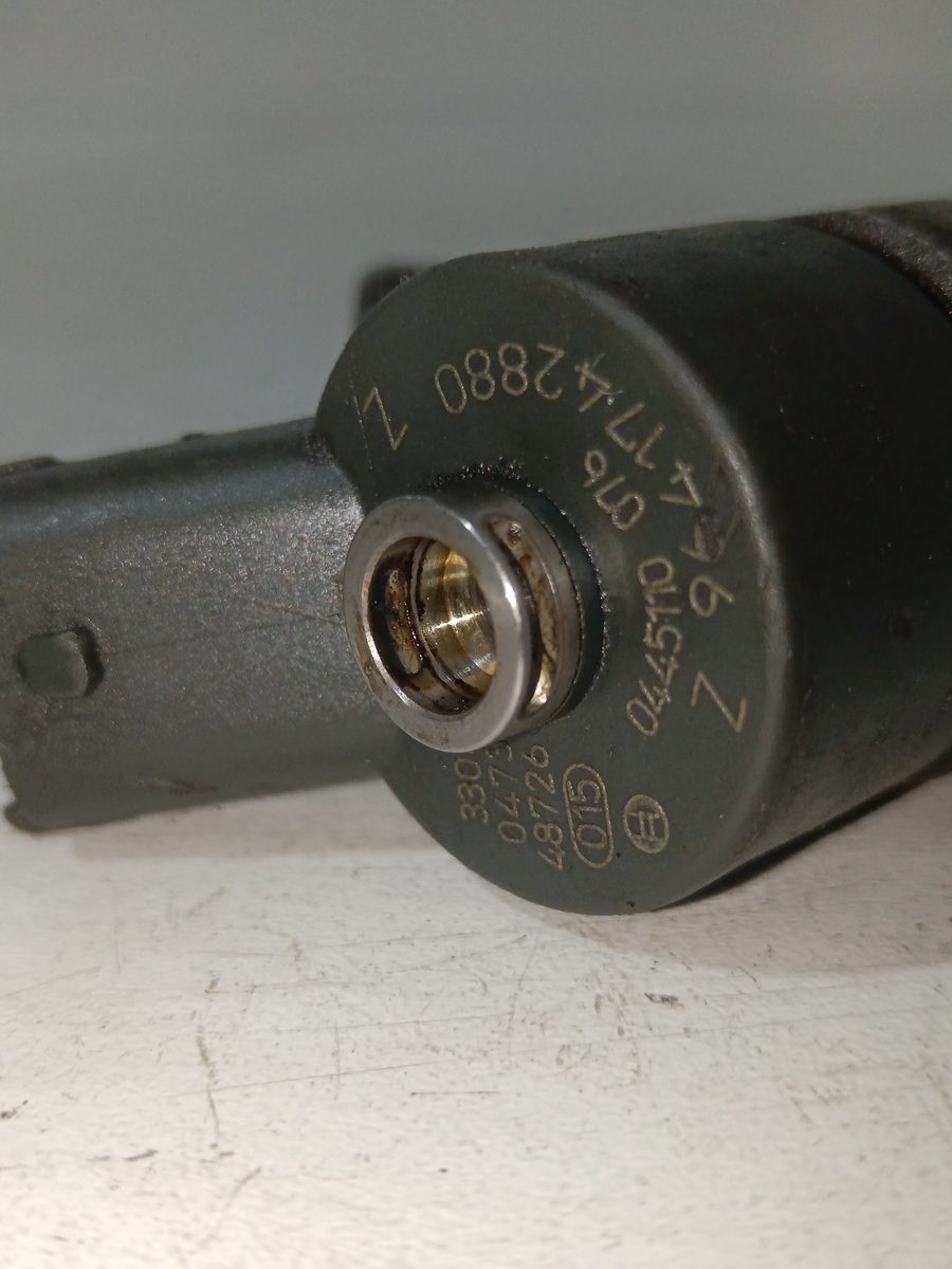 Inyector Citroën C4 Berlina 2004-2011 2.0 HDi CAT (RHR / DW10BTED4) 2.0L 100kW 0445110076