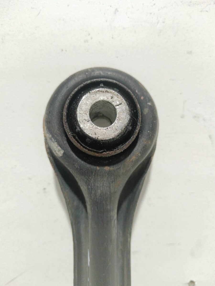 Parrilla de Suspension Superior Trasera Izquierda Mercedes-Benz Clase C (W202) Berlina