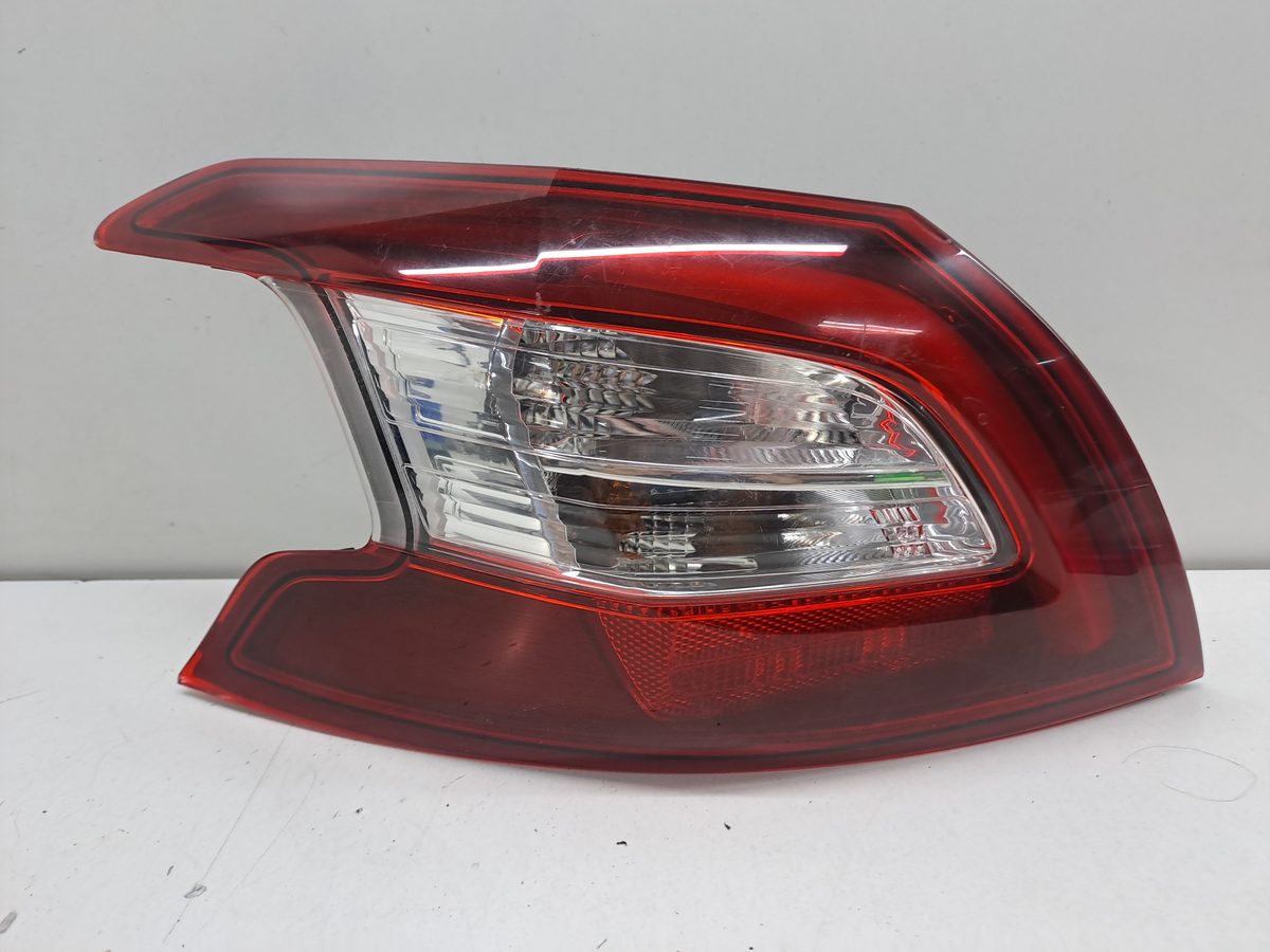 Farol Trasero Izquierdo Exterior Peugeot 308 2013-2021 Access 81259007