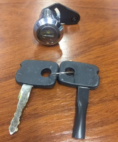 CILINDRO PUERTA IZQ GM CHEVETTE 75 (CROMADO)