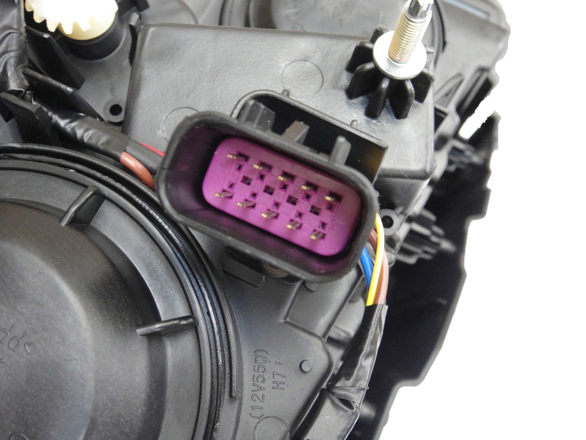 FARO SEMI OPTICO IZQUIERDO CHEVROLET TRACKER 2013/2016