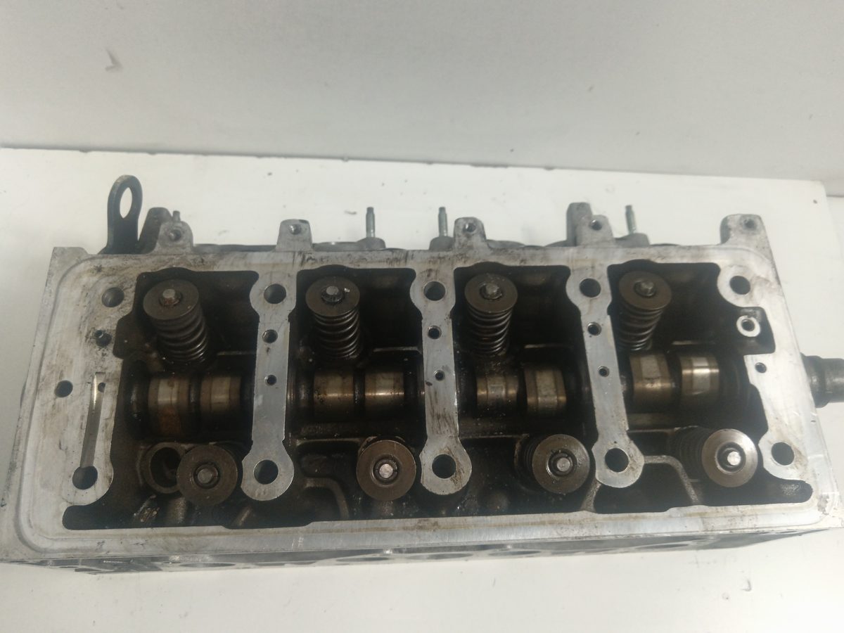 Tapa de Cilindros Peugeot 206 Berlina 1998-2010 XT 1.4L 55kW KFX9627748110