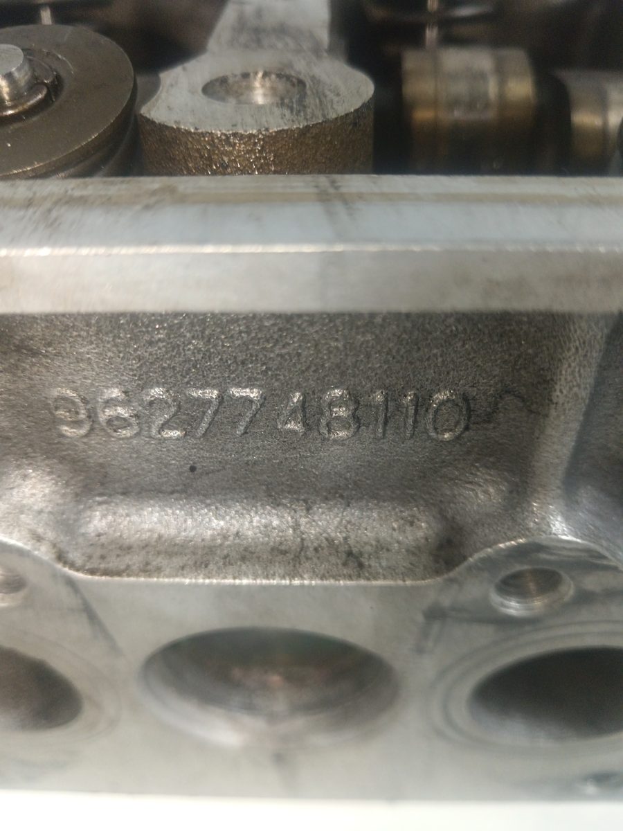 Tapa de Cilindros Peugeot 206 Berlina 1998-2010 XT 1.4L 55kW KFX9627748110