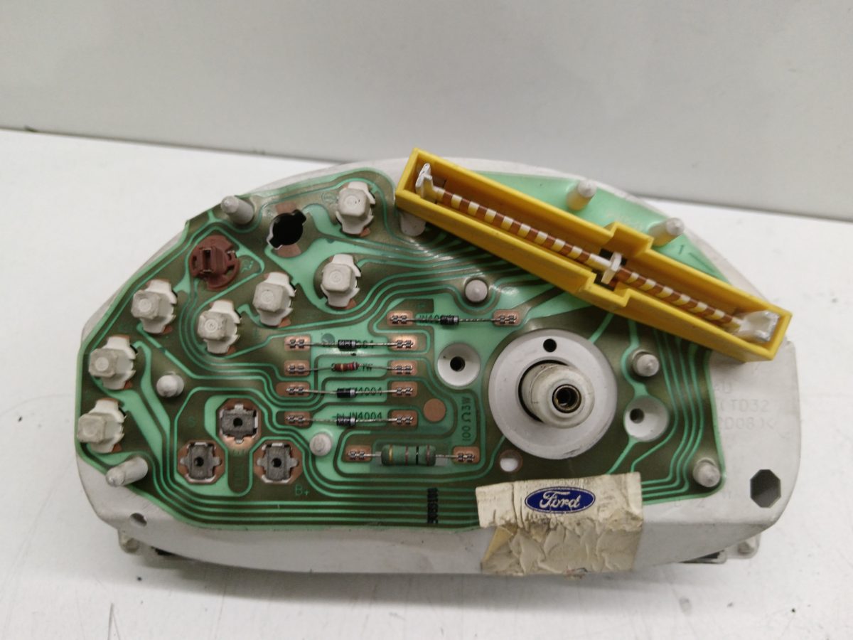 Tablero de Instrumentos Ford Ka (CCQ) 1996-2008 1.3 CAT 1.3L 51kW 97KB10849AG