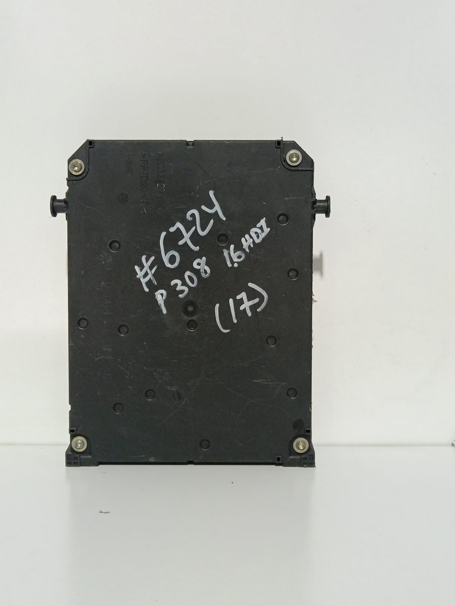 Caja Reles / Fusibles / Modulo Bsi Peugeot 308 2013-2021 Access 1.6L 68kW 9806687880