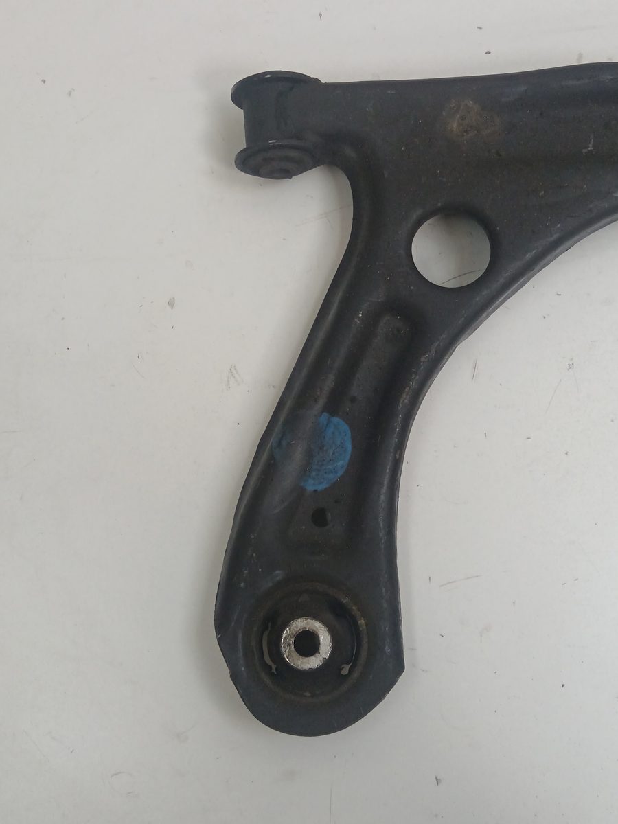 Parrilla De Suspension Inferior Delantera Derecha Volkswagen Up! (121) 2011-2016 *