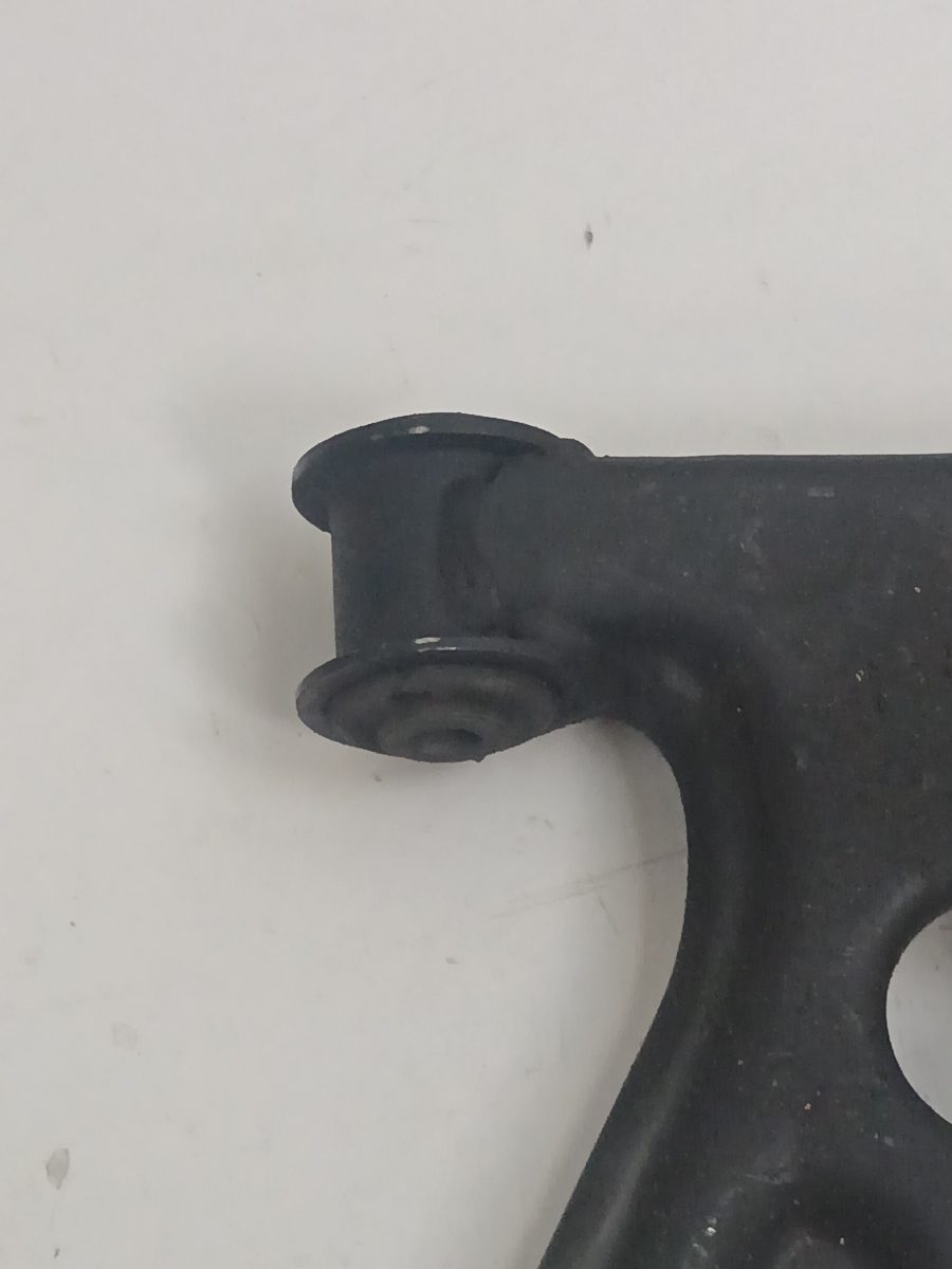 Parrilla De Suspension Inferior Delantera Derecha Volkswagen Up! (121) 2011-2016 *