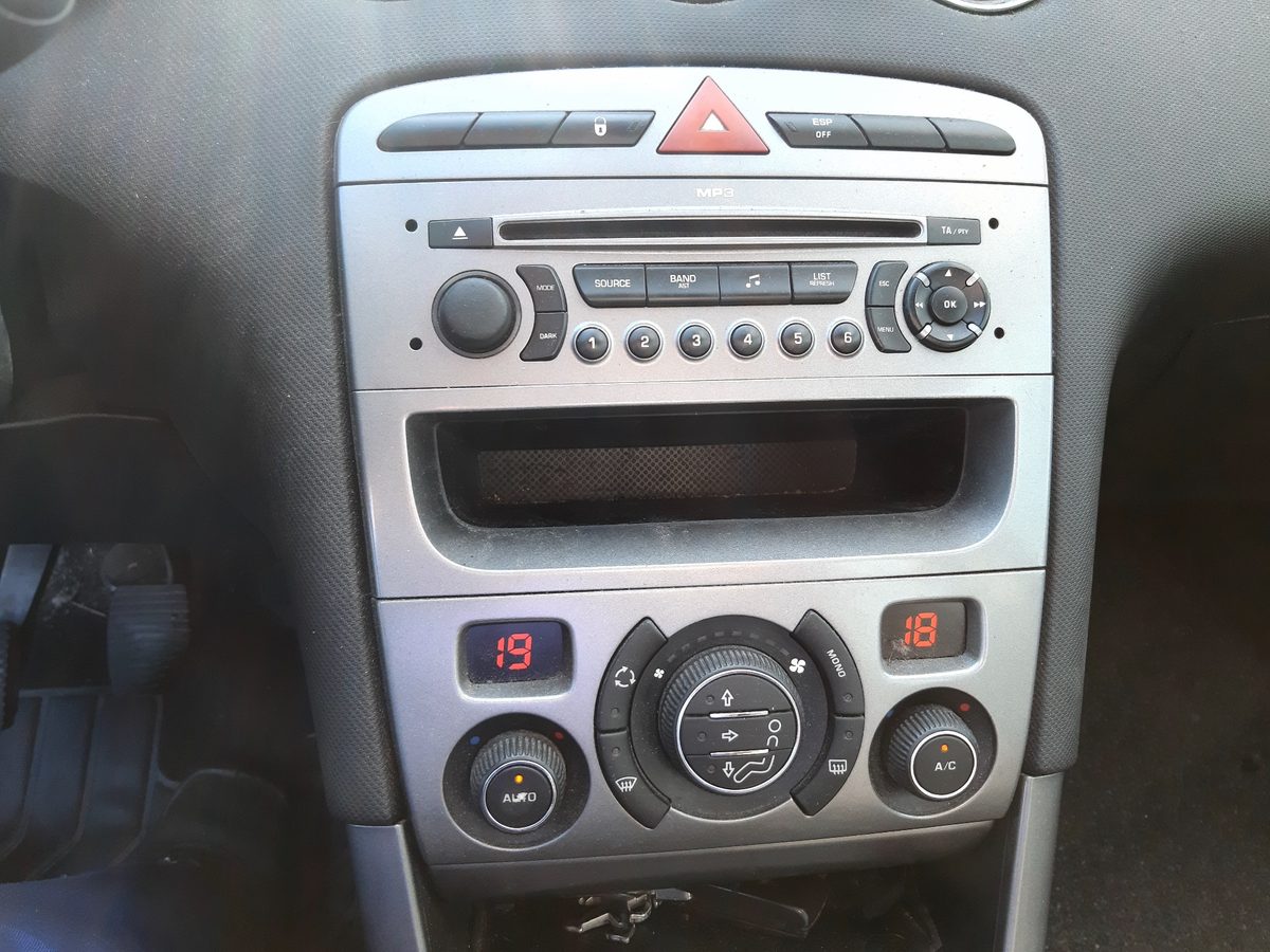 Caja Reles / Fusibles / Modulo Bsi Peugeot 308 Sw 2008-2012 Sport 1.6L 80kW 9663798180