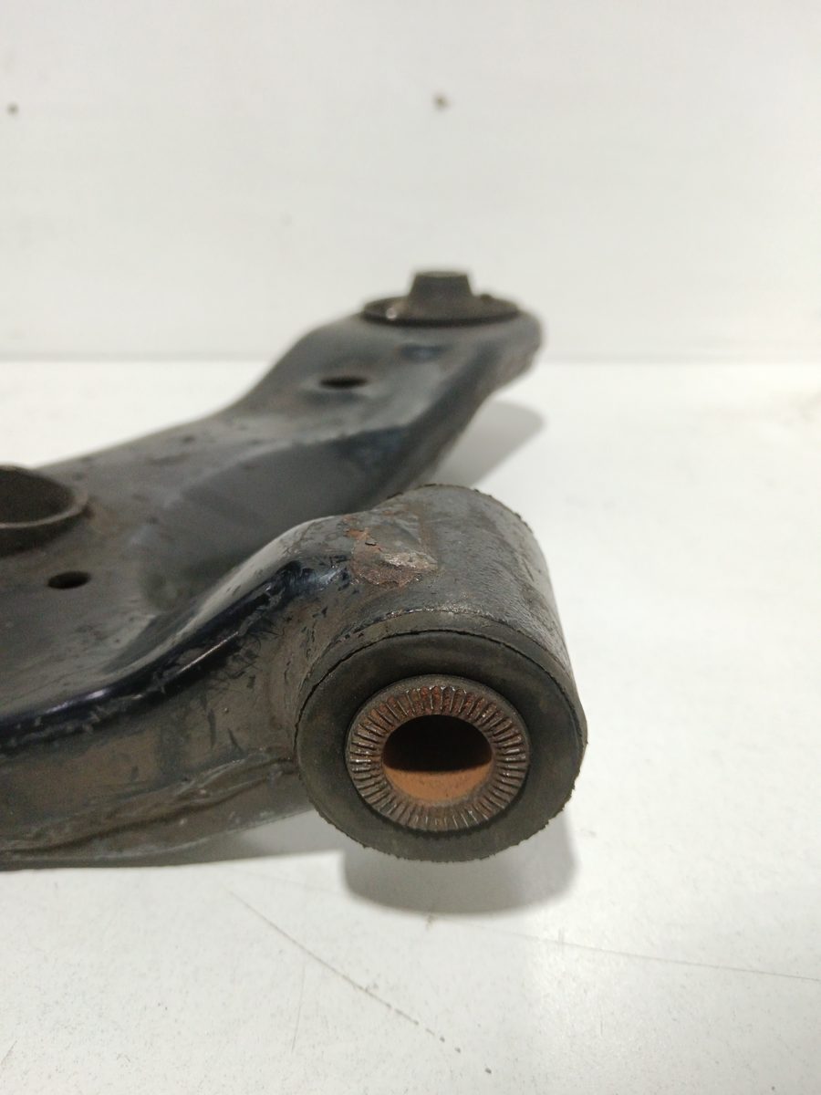 Parrilla de Suspension Inferior Trasera Derecha Toyota Corolla (E15) 2006-2011 Luna