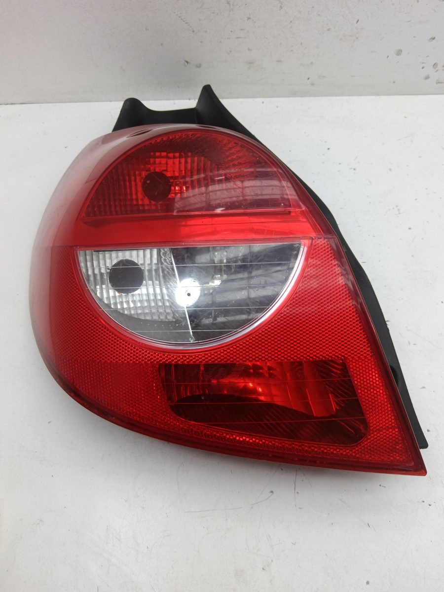 Farol Trasero Izquierdo Exterior Renault Clio Iii 2005-2016 Confort Expression