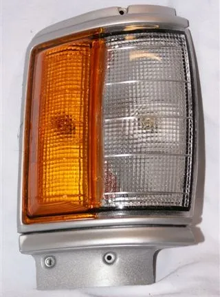Faro delantero derecho Toyota Hilux