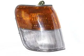 Faro delantero derecho