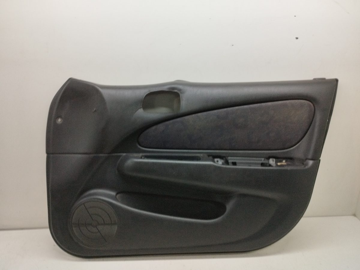 Tapizado Interior Puerta Delantero Derecho Toyota Corolla (E11) 1999-2002 6777702050
