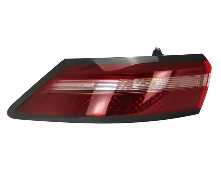 FARO TRASERO IZQ