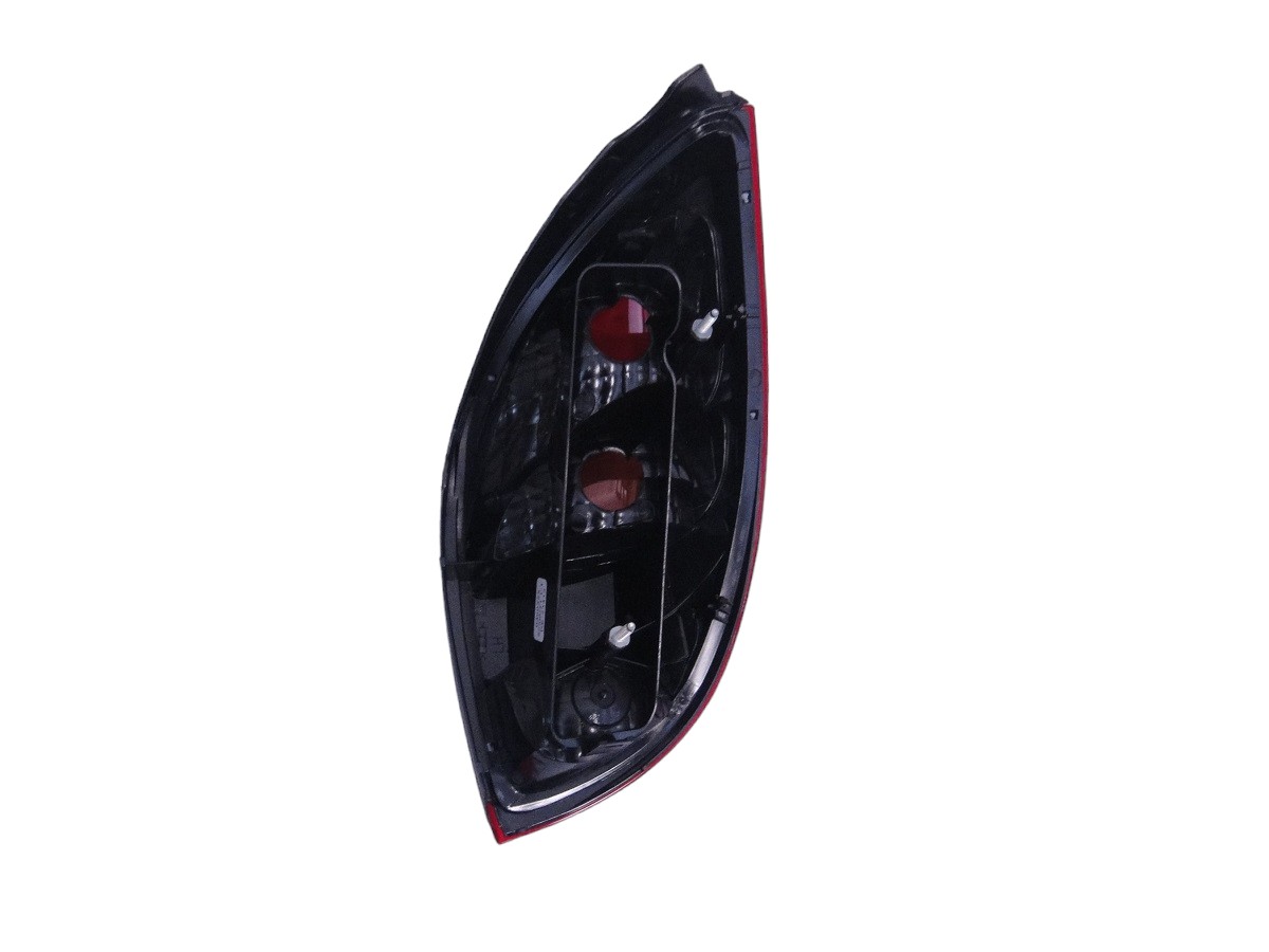 FARO TRASERO IZQUIERDO CHEVROLET CELTA 2001/2006