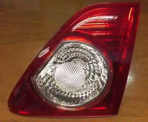 Faro trasero de valija derecho