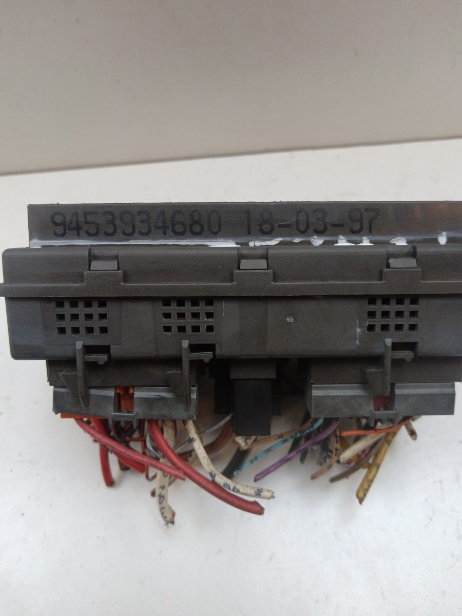 Caja Reles / Fusibles Peugeot 306 Berlina 4 Puertas (S1) 1994-1997 Style D 9453934680