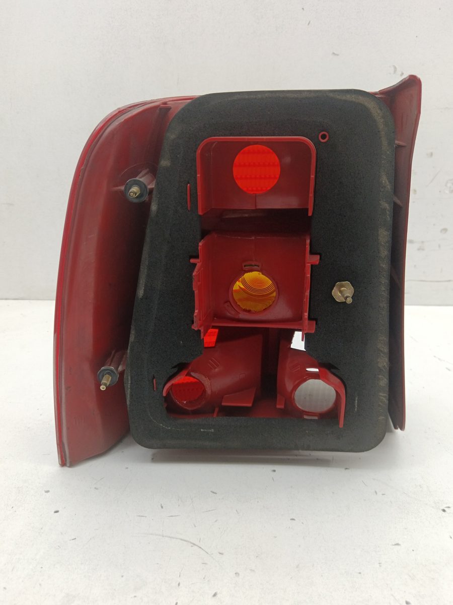 Farol Trasero Derecho Exterior Volkswagen Passat Berlina (3A2) 1993-1996 CL 3B5945096F
