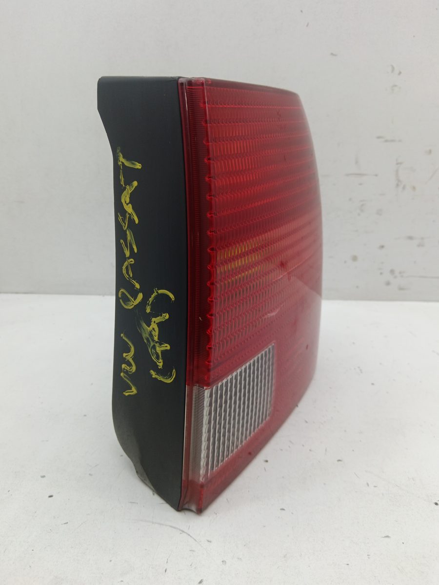 Farol Trasero Derecho Exterior Volkswagen Passat Berlina (3A2) 1993-1996 CL 3B5945096F