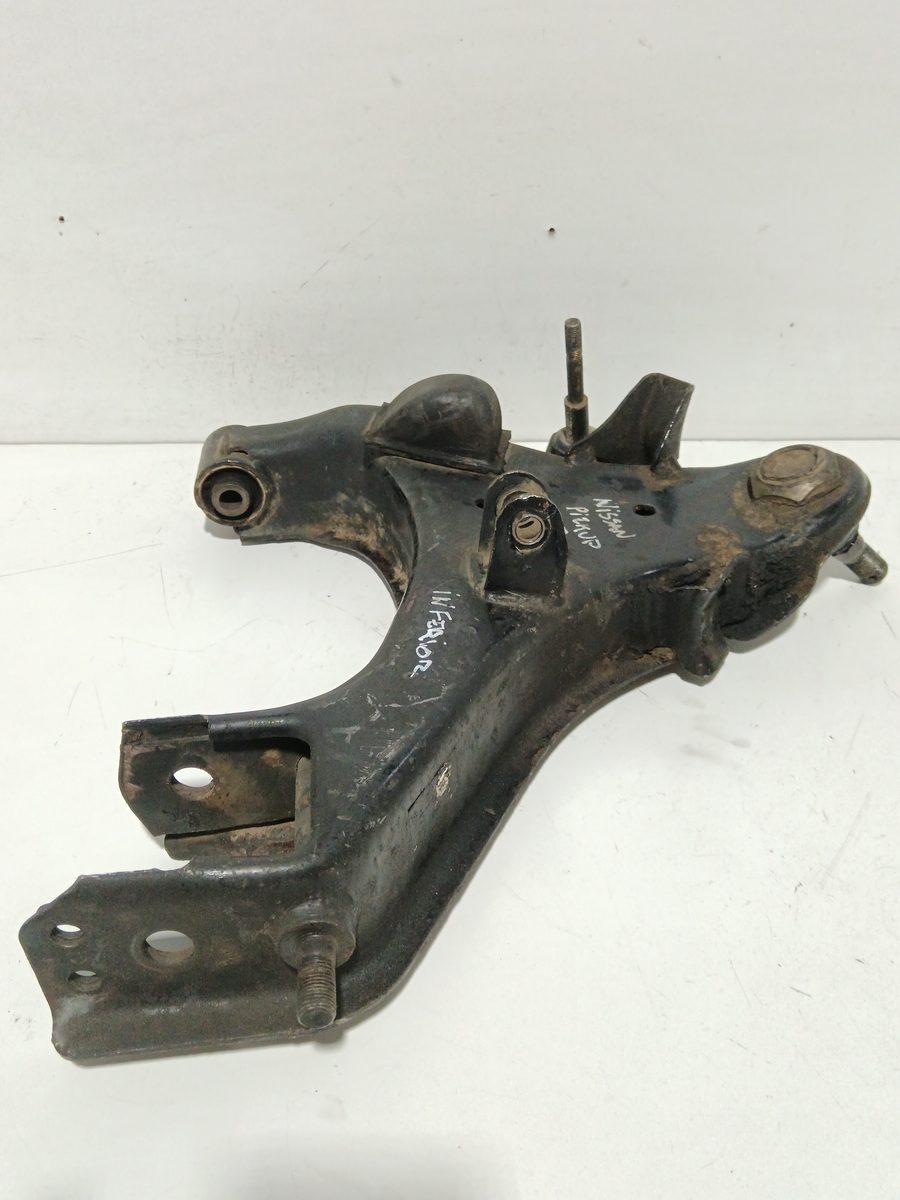 Parrilla de Suspension Inferior Trasera Derecha Nissan Np300 Pick-up (LCD22)