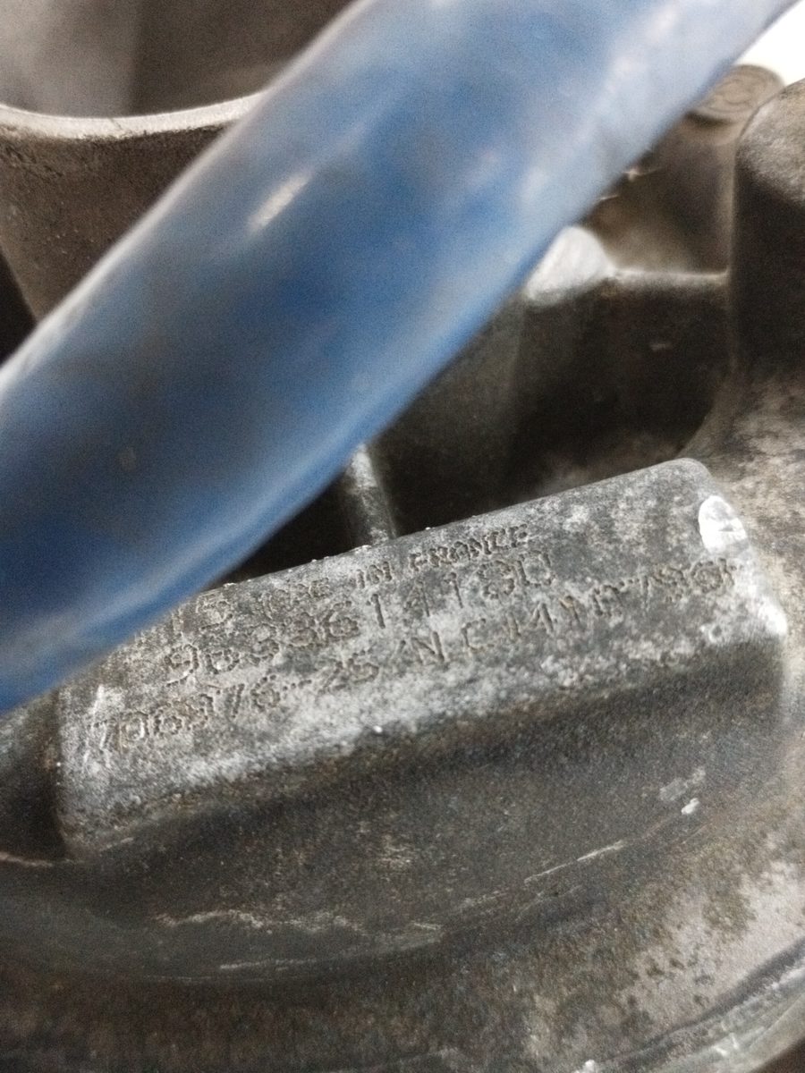 Turbocompresor Citroën C5 Berlina 2004-2008 Collection 2.0L 103kW 9633614180