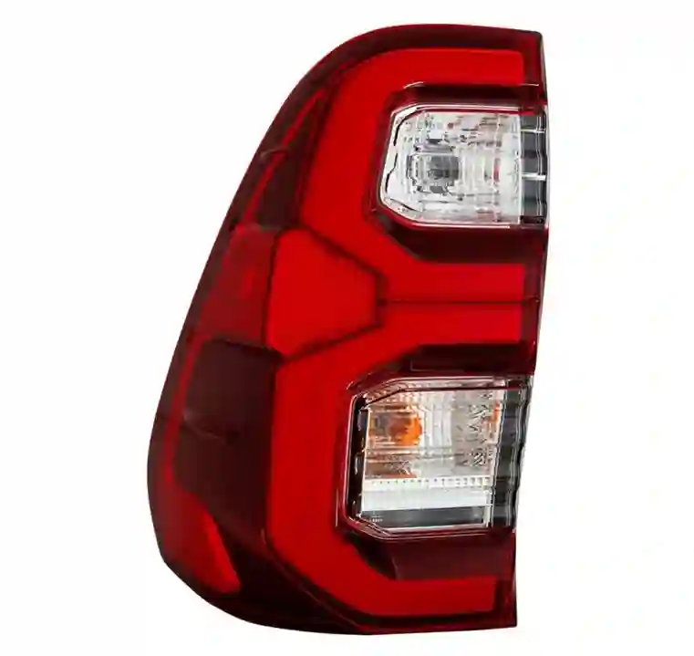 Faro trasero izquierdo Toyota Hilux 2020-2022 LED