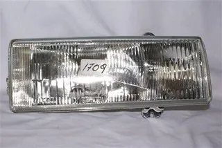 SEMIOPTICA IZQ NISSAN BLUEBIRD 81 DEPO
