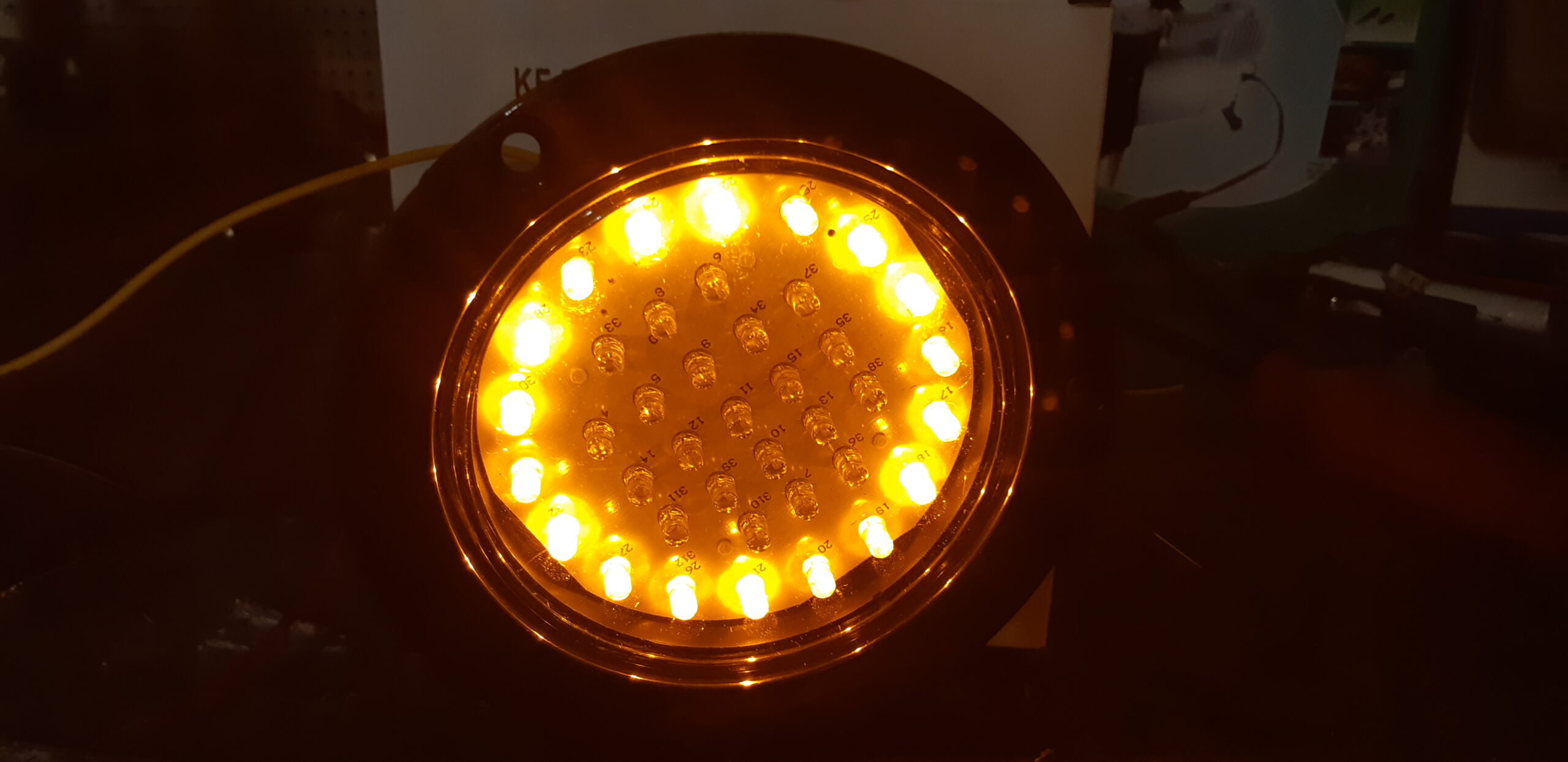 FAROL XE LED RED.TRAS. POS/SEÑAL ROT/FLASH 12V