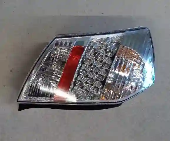FAROL TRA IZQ FAW V2 12