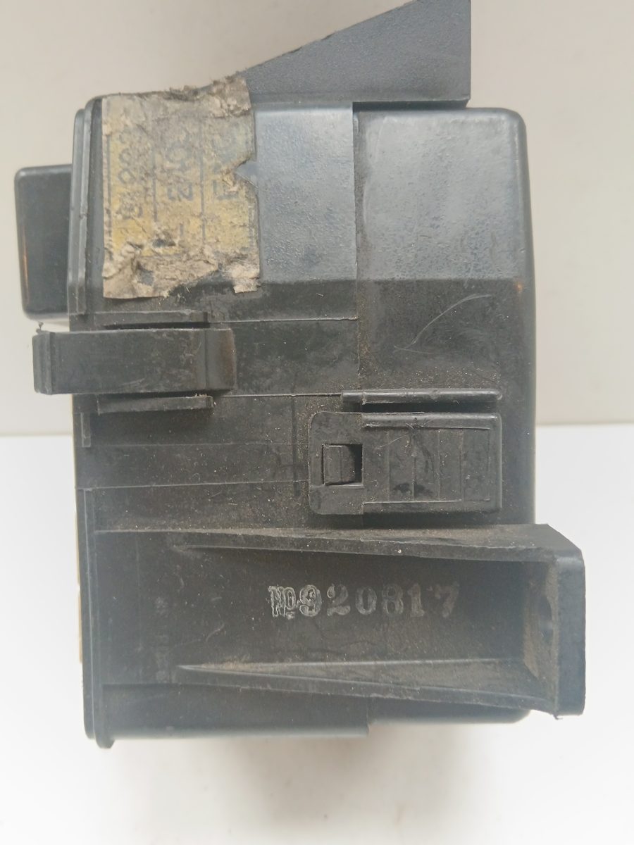 Caja Reles / Fusibles Hyundai Accent (MC) 2006-2010 GL 1.4L 71kW 920817