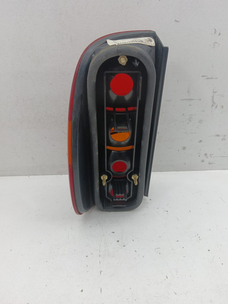 Farol Trasero Derecho Exterior SEAT Inca (6K9) 1995-2003 CL Familiar 06K9945095