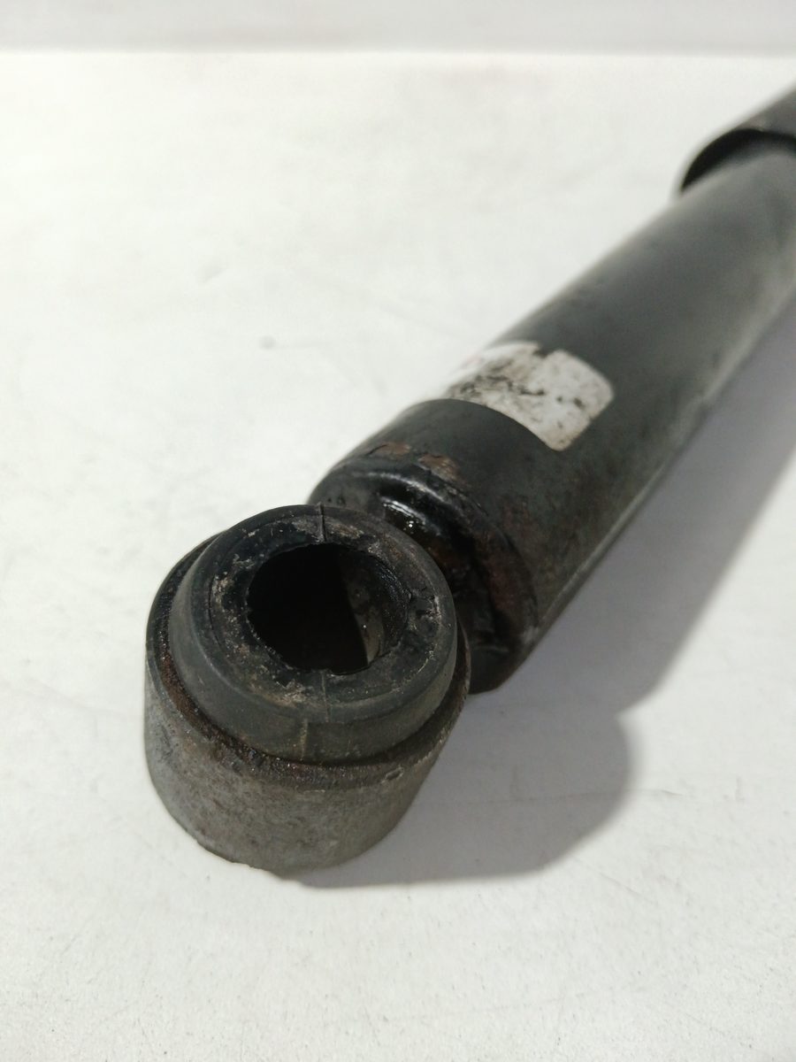 Amortiguador Trasero Der/Izq Mitsubishi L 200 (K60T) 1996-1999 2.5 Diesel MR491840