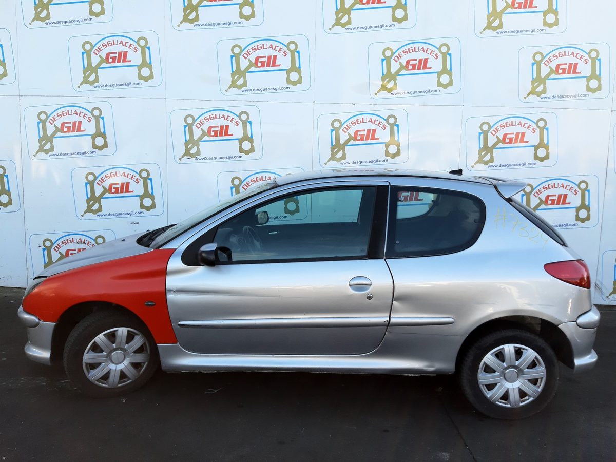 Caja Reles / Fusibles / Modulo Bsi Peugeot 206 Berlina 1998-2010 2.0 HDi CAT S120104700M