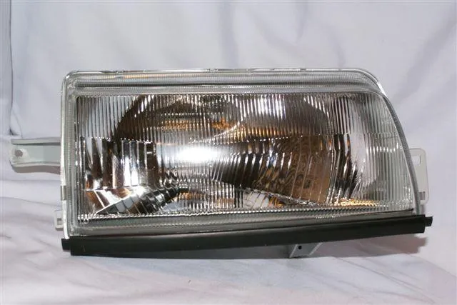 SEMIOPTICA DER DAIHATSU CHARADE 90 DEPO