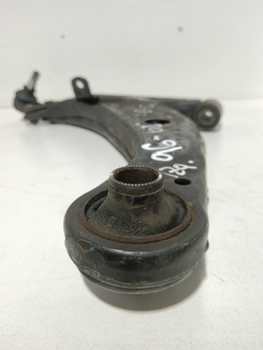Parrilla de Suspension Inferior Trasera Izquierda Toyota Corolla (E10) 1994-1997 0