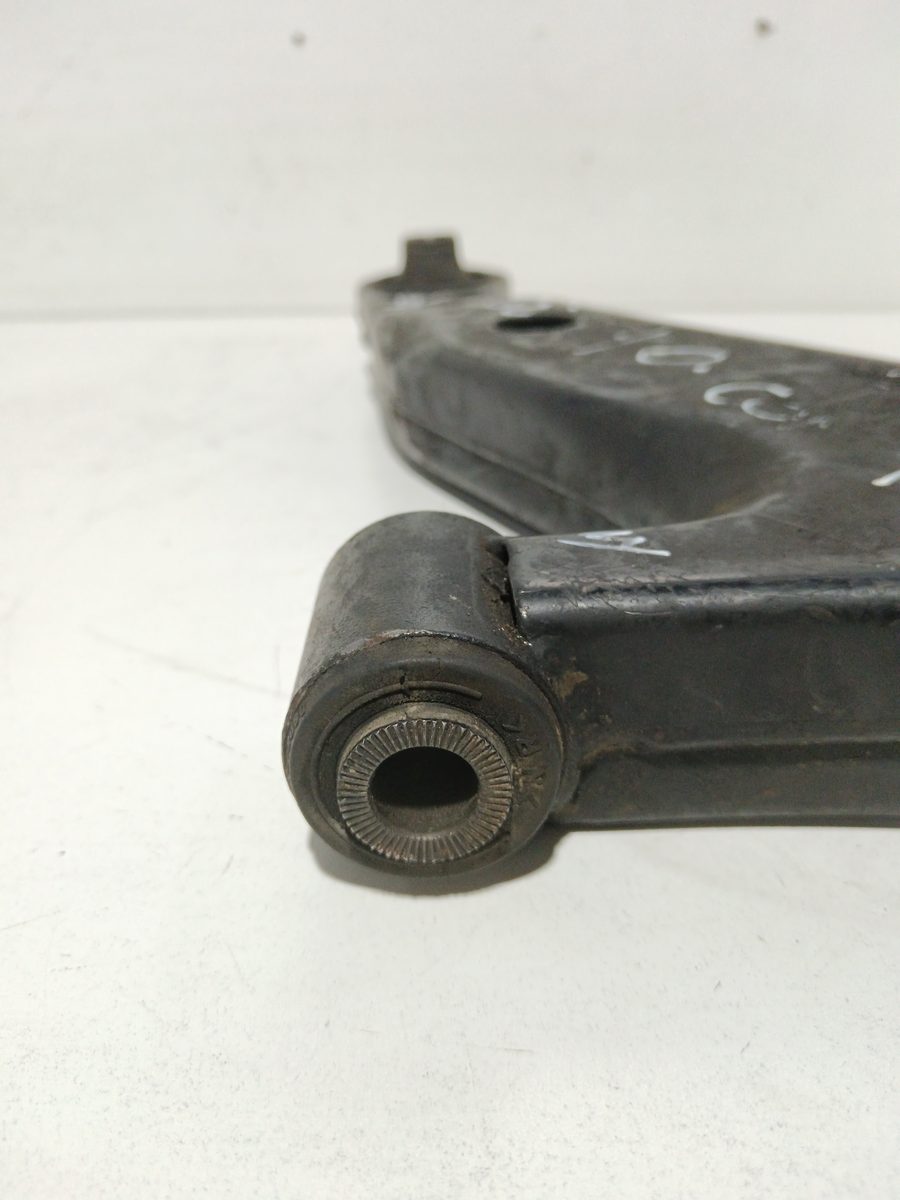 Parrilla de Suspension Inferior Trasera Izquierda Toyota Corolla (E10) 1994-1997 0