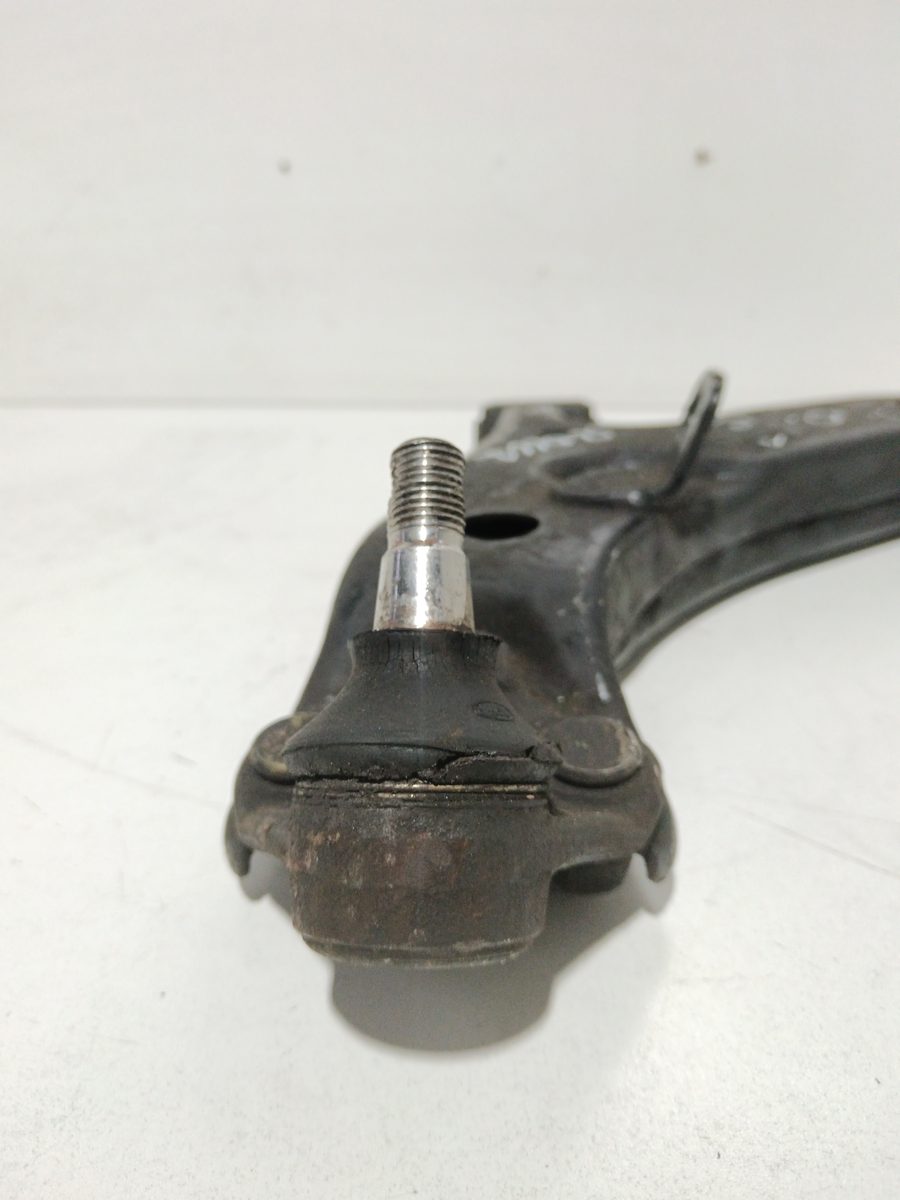 Parrilla de Suspension Inferior Trasera Izquierda Toyota Corolla (E10) 1994-1997 0