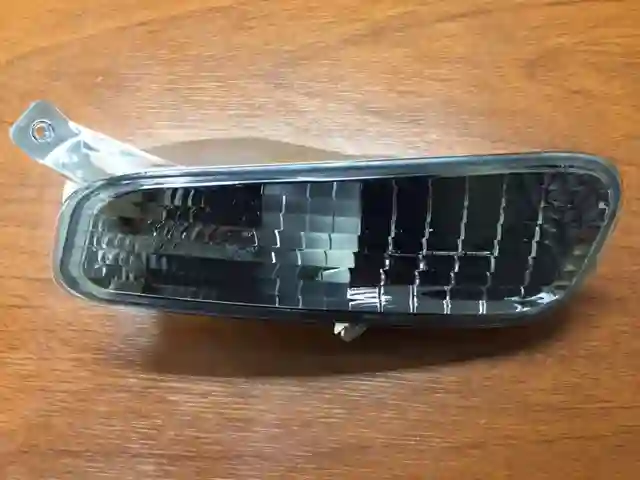 Faro delantero izquierdo