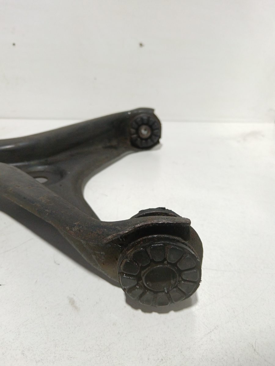 Parrilla de Suspension Inferior Trasera Izquierda Audi 80/90 (811/813/853) desde 1984