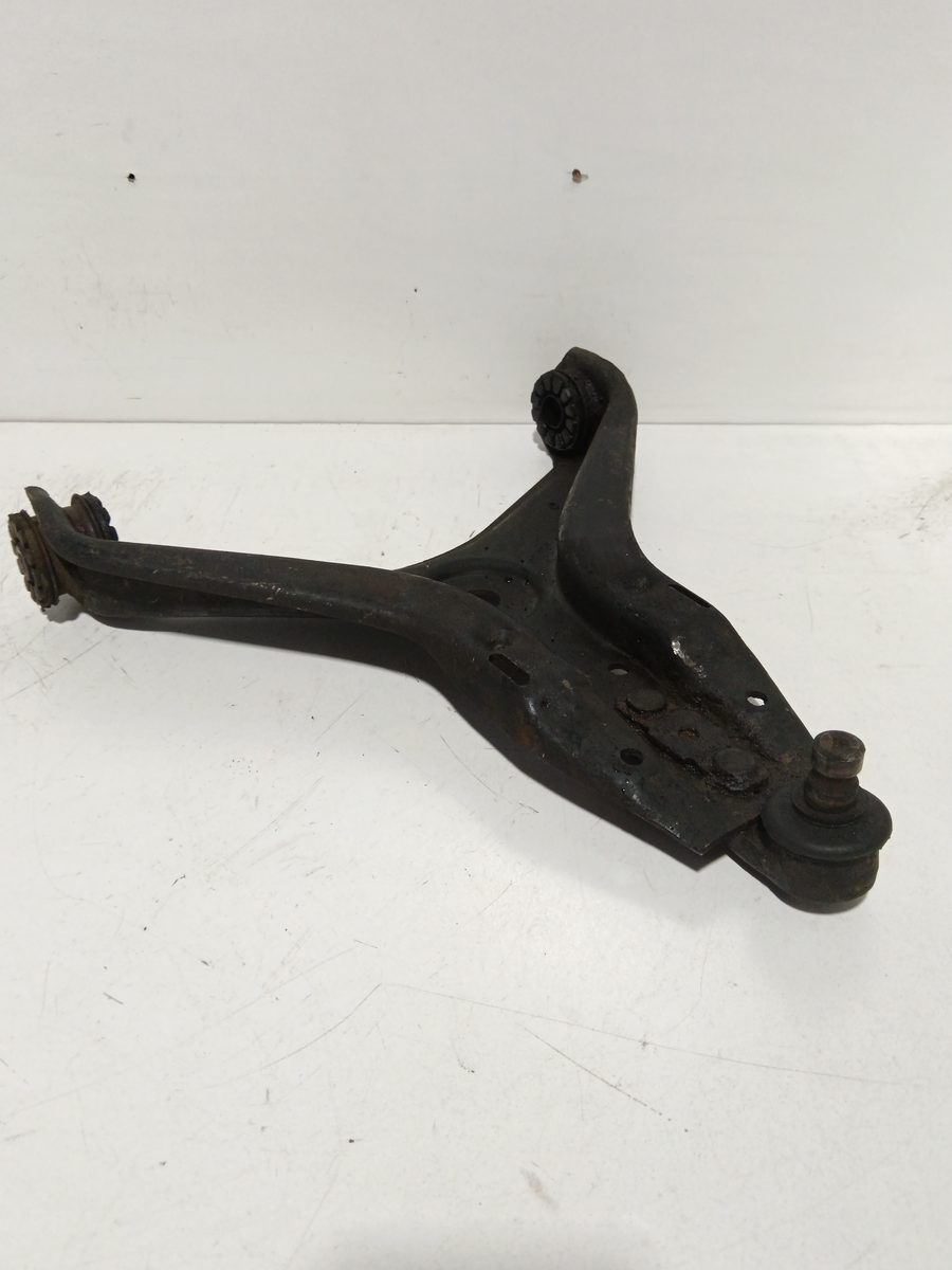 Parrilla de Suspension Inferior Trasera Izquierda Audi 80/90 (811/813/853) desde 1984