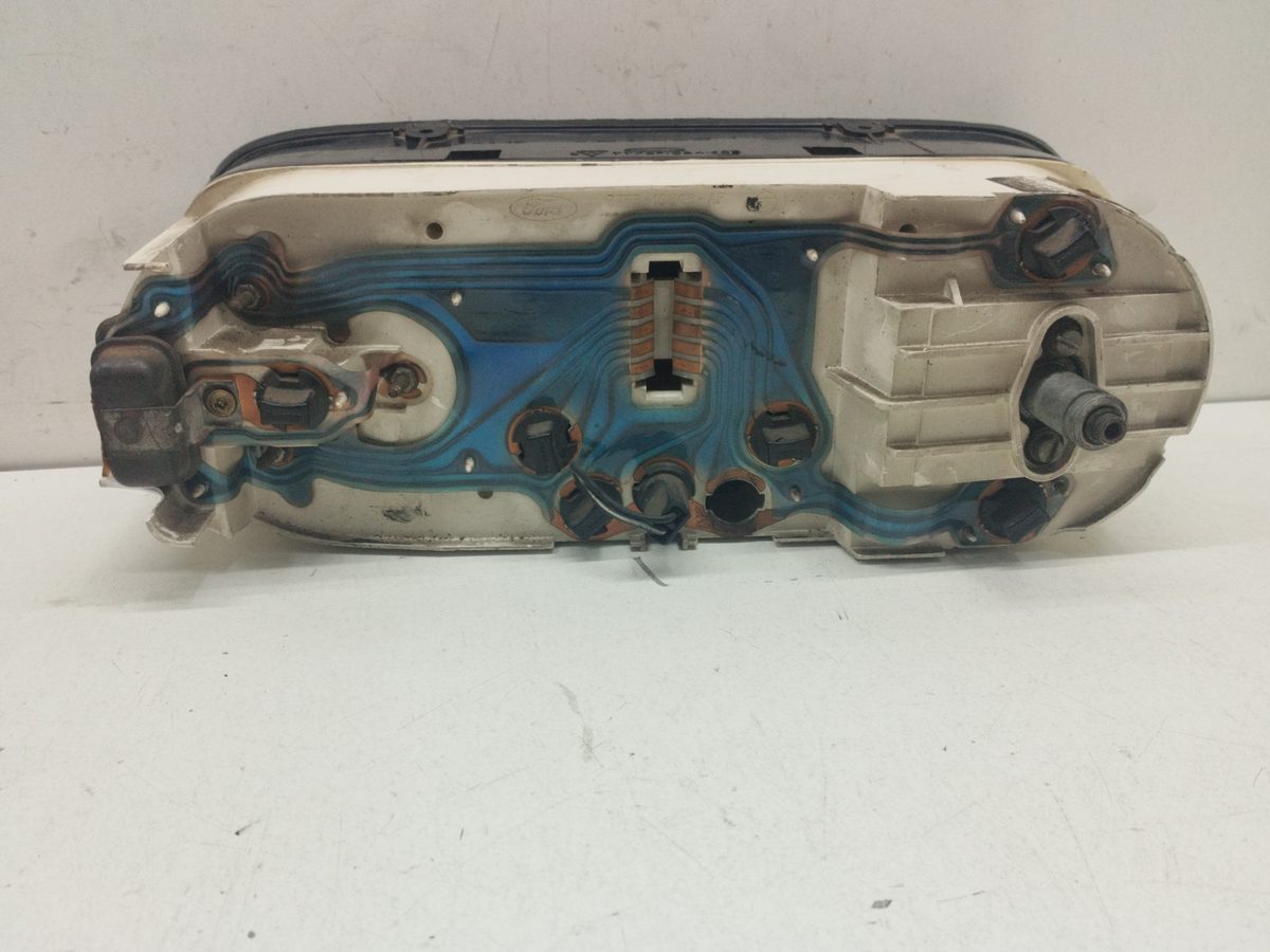Tablero de Instrumentos Ford Fiesta Berl./express desde 1976 XR2 82FBL08496A